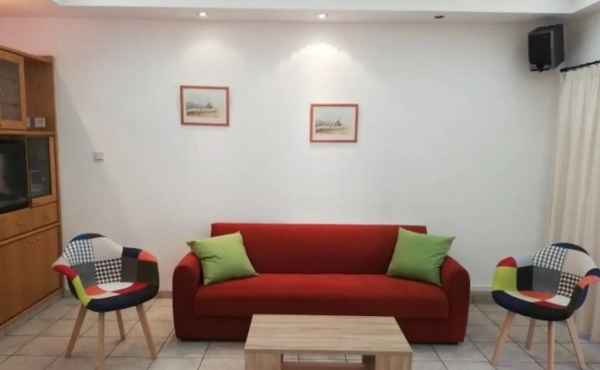 Screenshot_4-12-2025_102146_www.bazaraki.com (Copy)