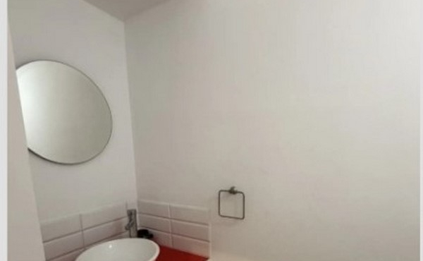 Screenshot_15-4-2026_213515_www.bazaraki.com (Copy)